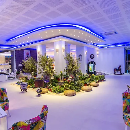 Отель Phoenicia Luxury