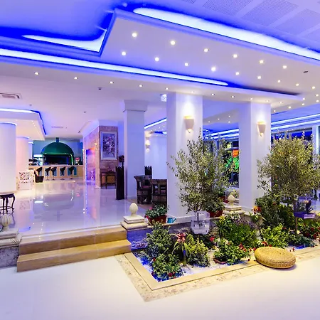 Отель Phoenicia Luxury