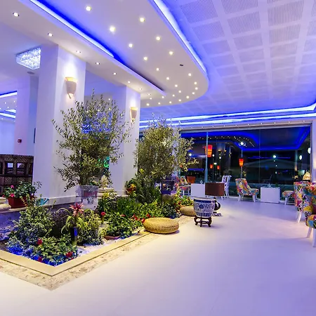 Отель Phoenicia Luxury Нэводари