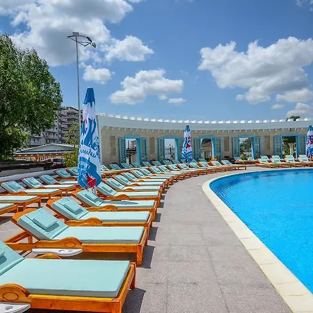 Отель Phoenicia Luxury 4*