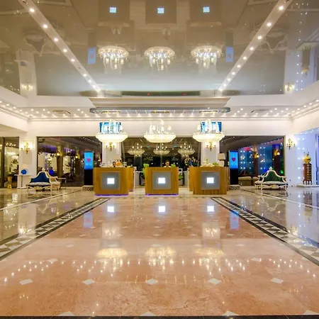 Отель Phoenicia Luxury